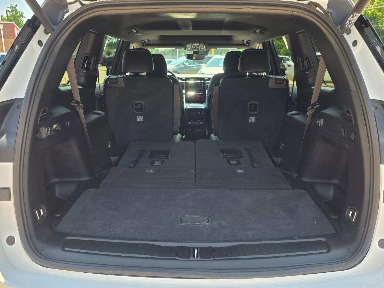 Jeep Grand Cherokee L Laredo 4WD 2023