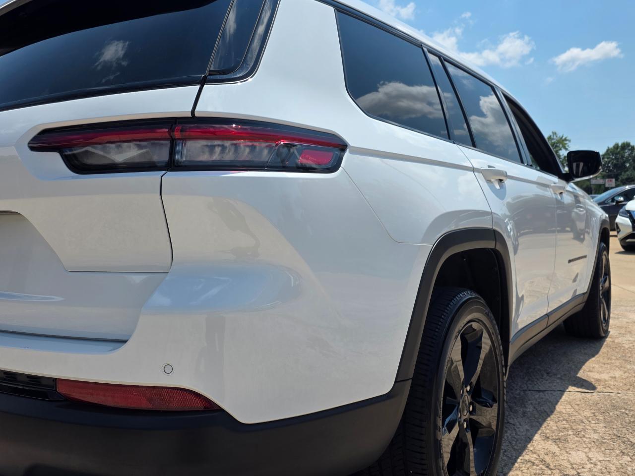 Jeep Grand Cherokee L Laredo 4WD 2023