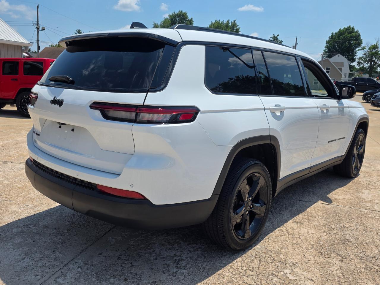 Jeep Grand Cherokee L Laredo 4WD 2023