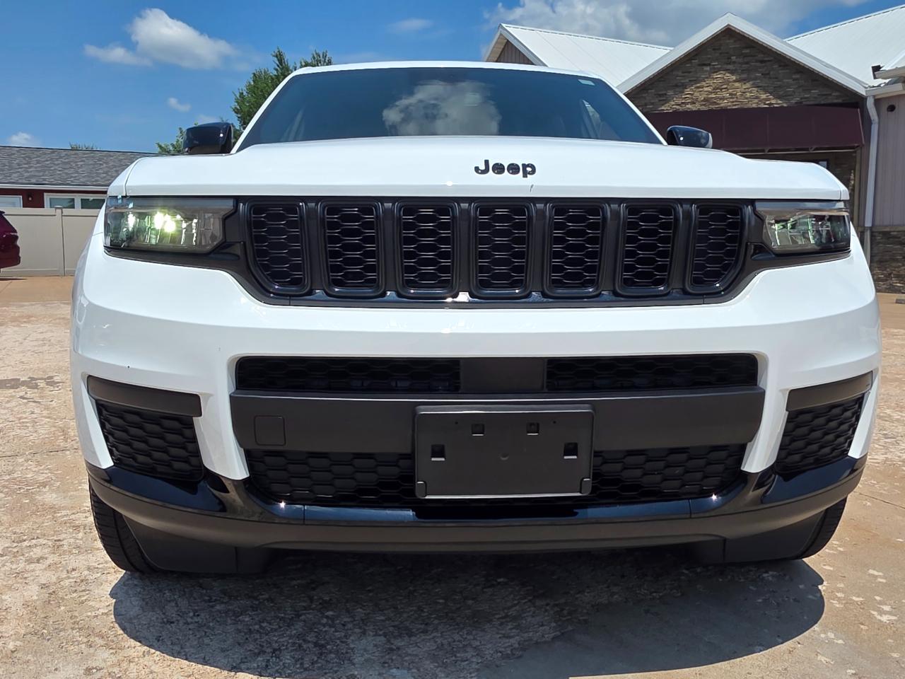 Jeep Grand Cherokee L Laredo 4WD 2023