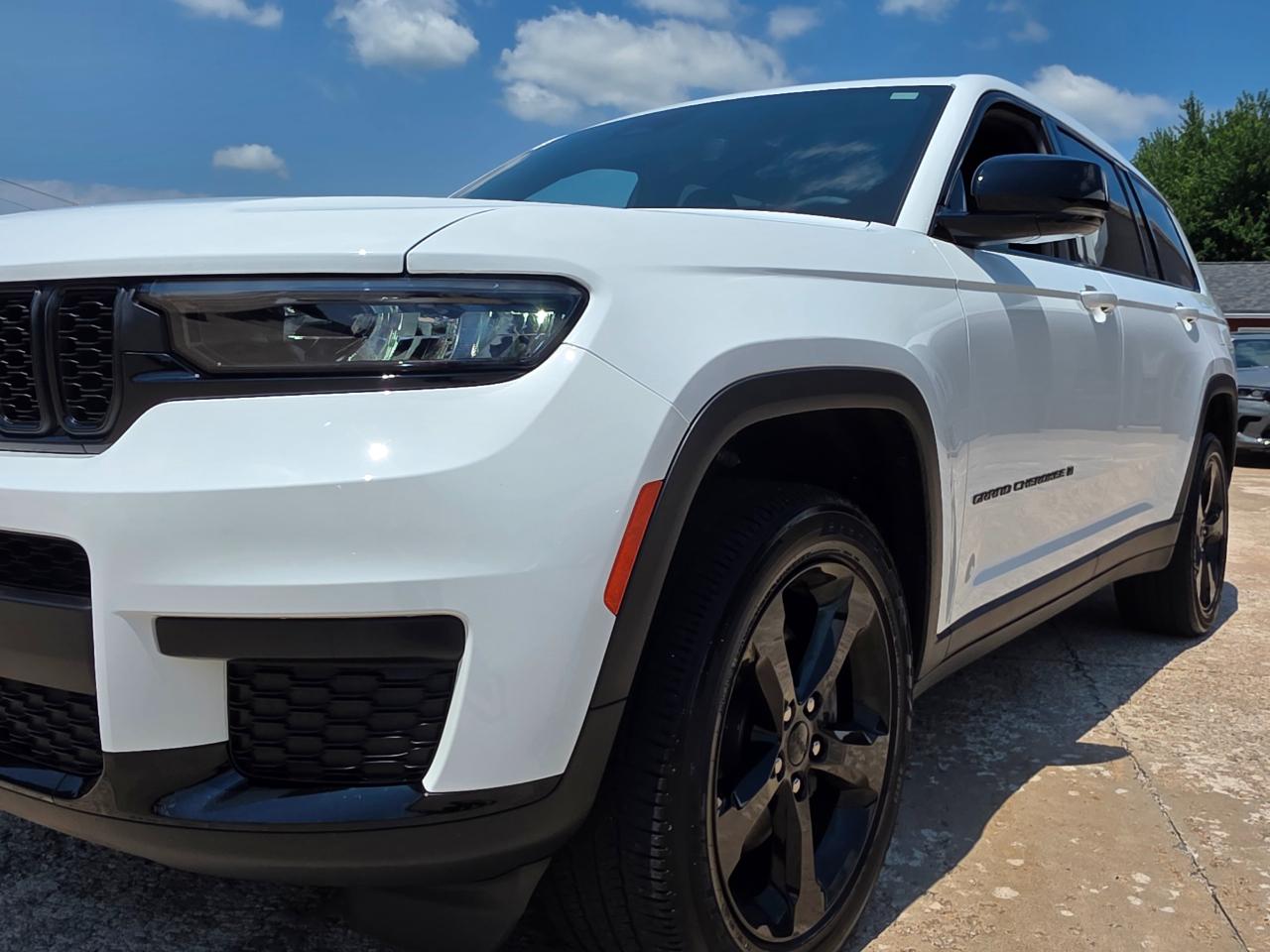 Jeep Grand Cherokee L Laredo 4WD 2023