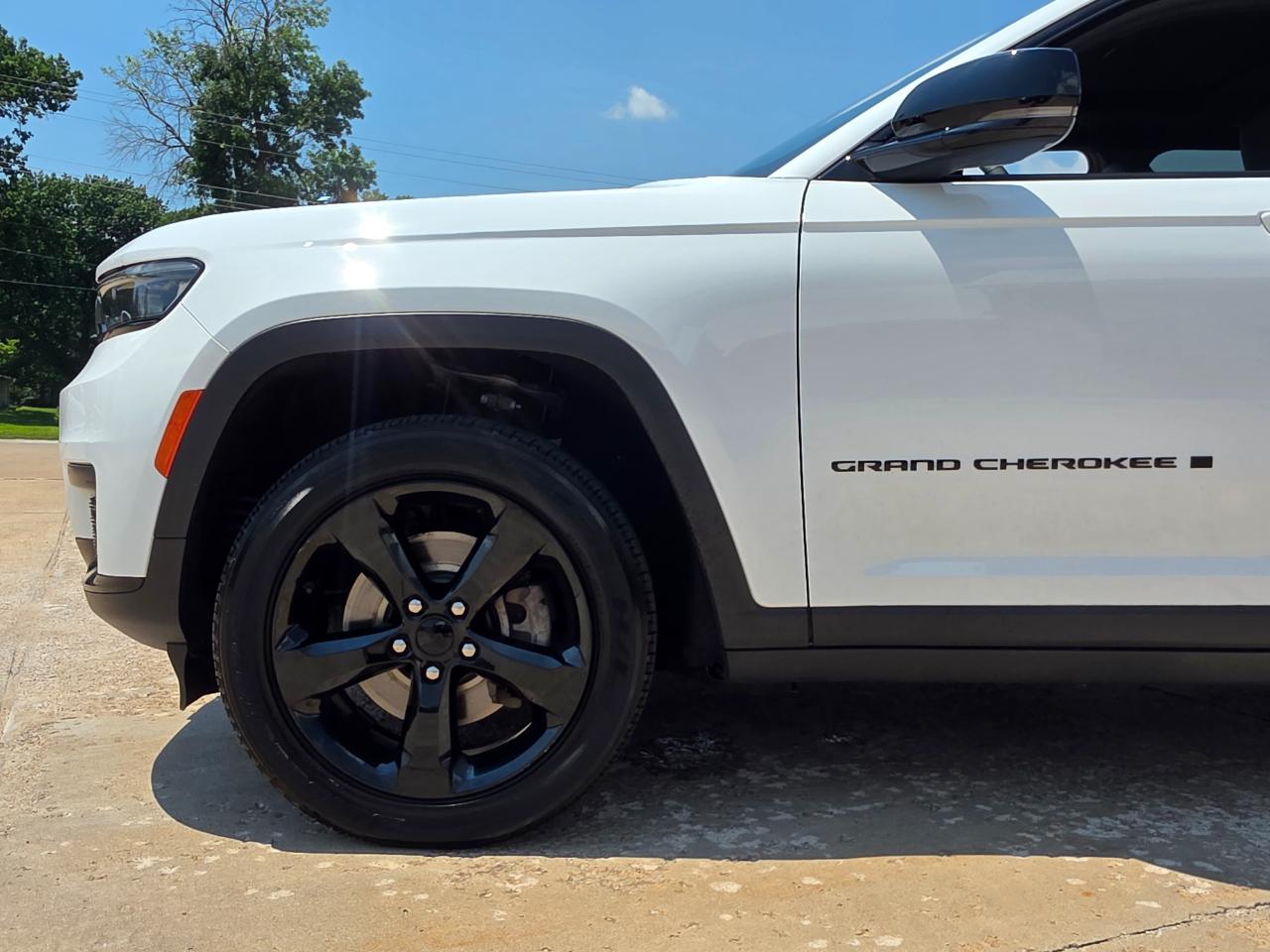 Jeep Grand Cherokee L Laredo 4WD 2023