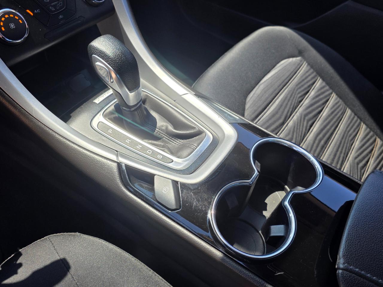 Ford Fusion SE 2016