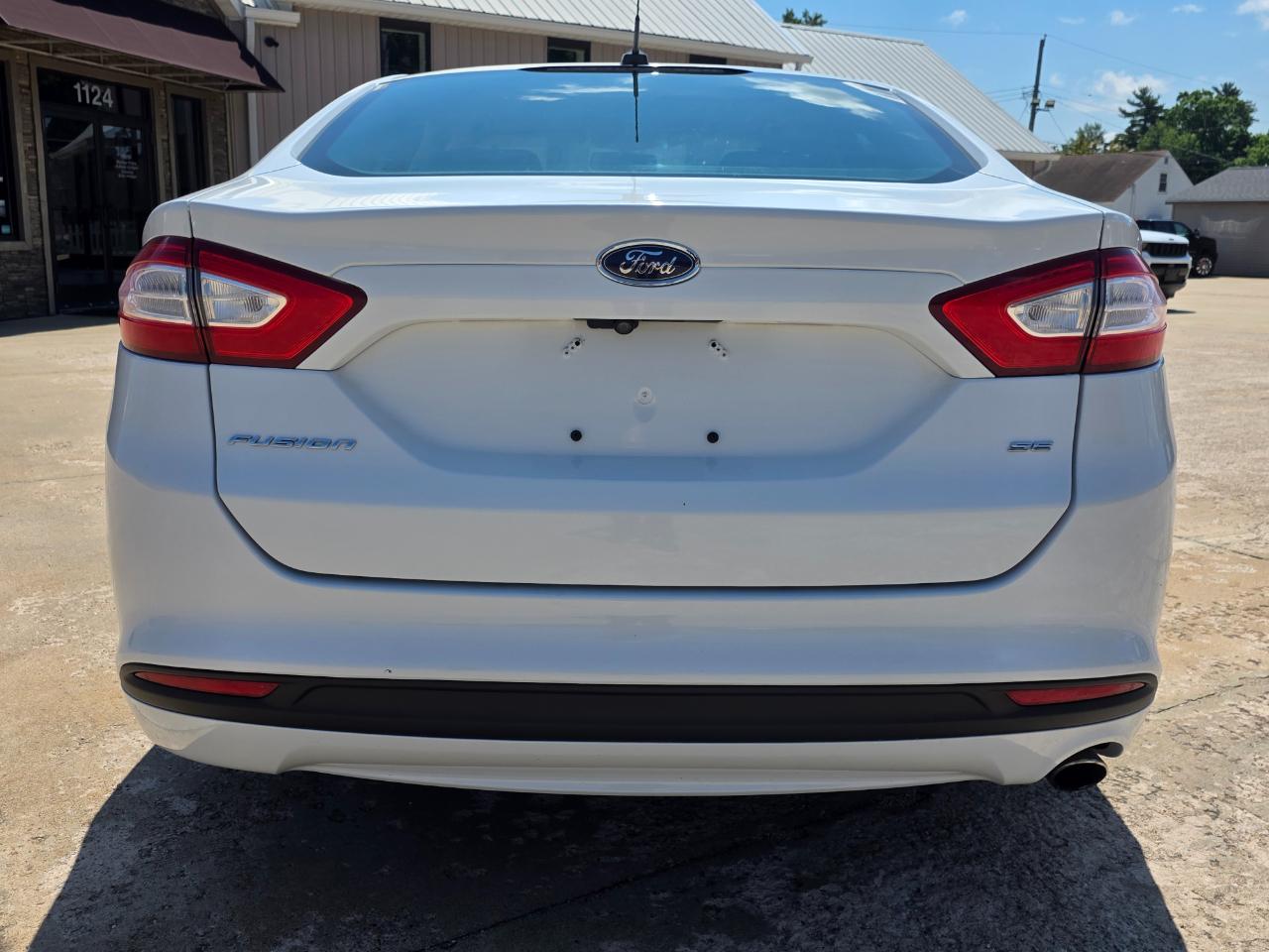 Ford Fusion SE 2016