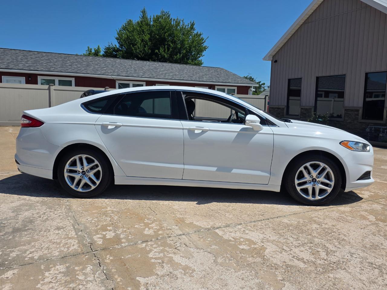 Ford Fusion SE 2016