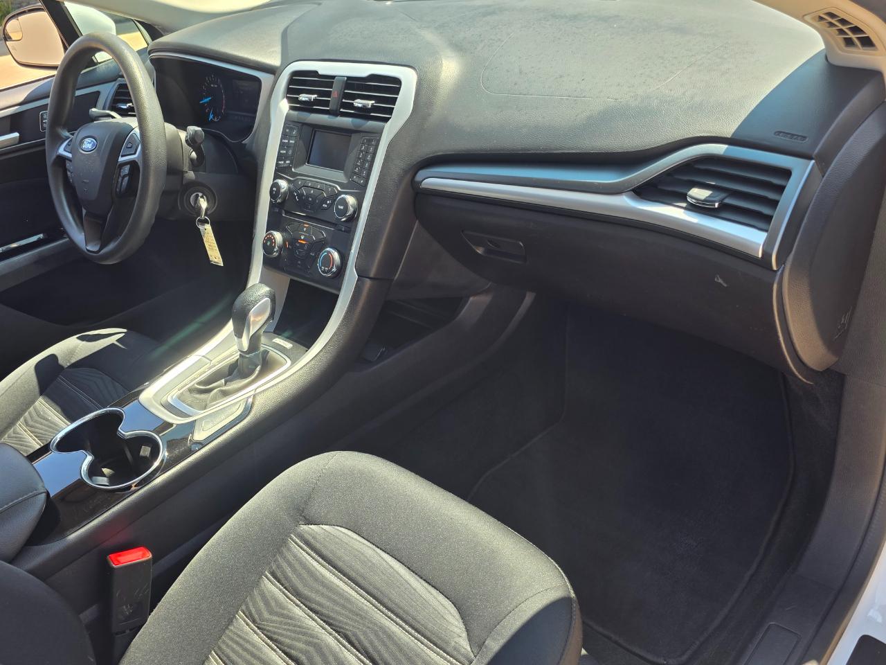 Ford Fusion SE 2016