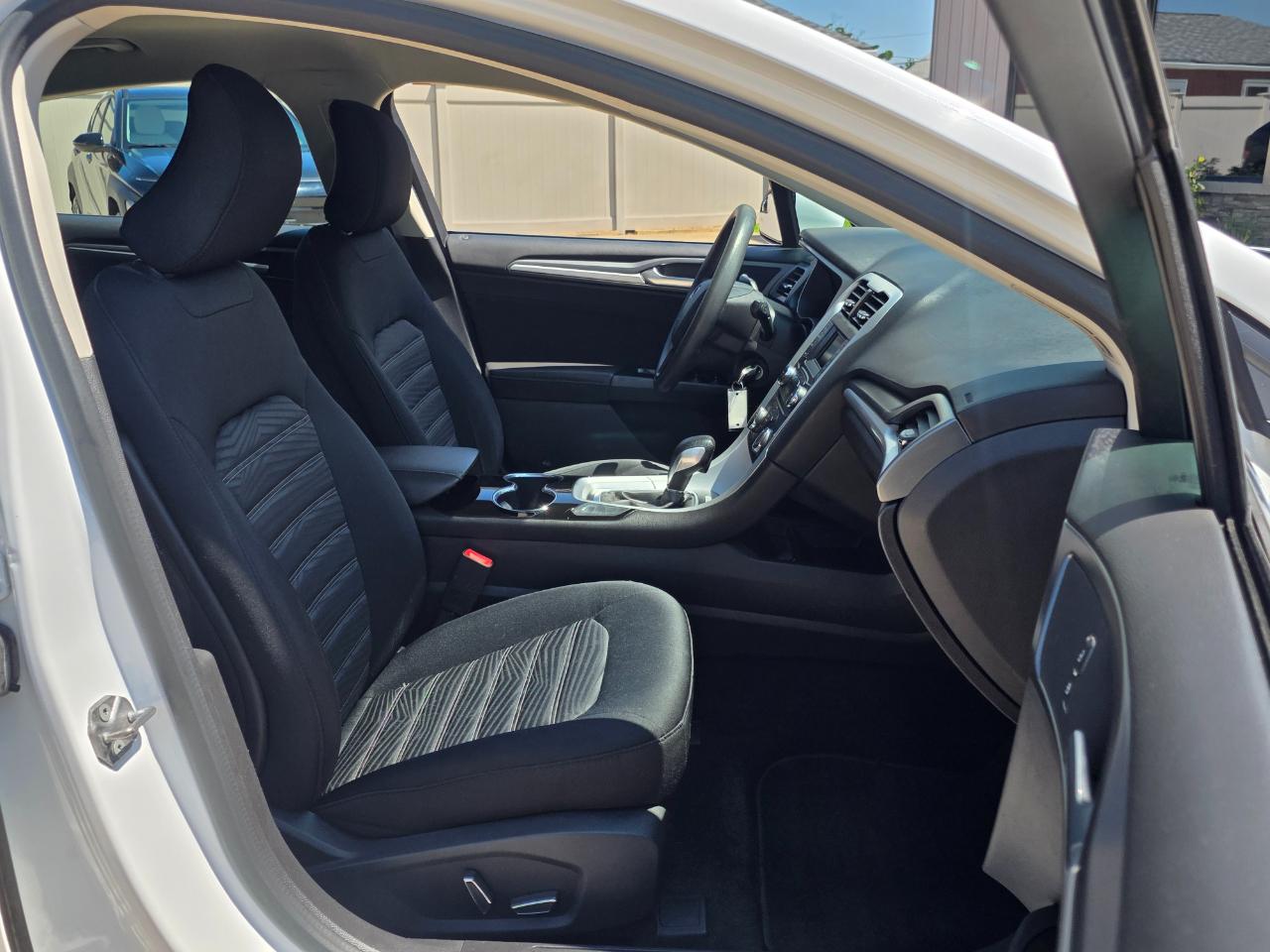 Ford Fusion SE 2016