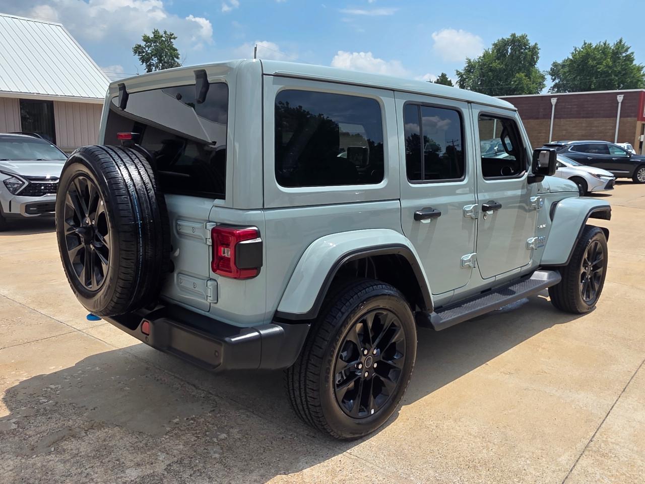 Jeep Wrangler 4xe Sahara 2024