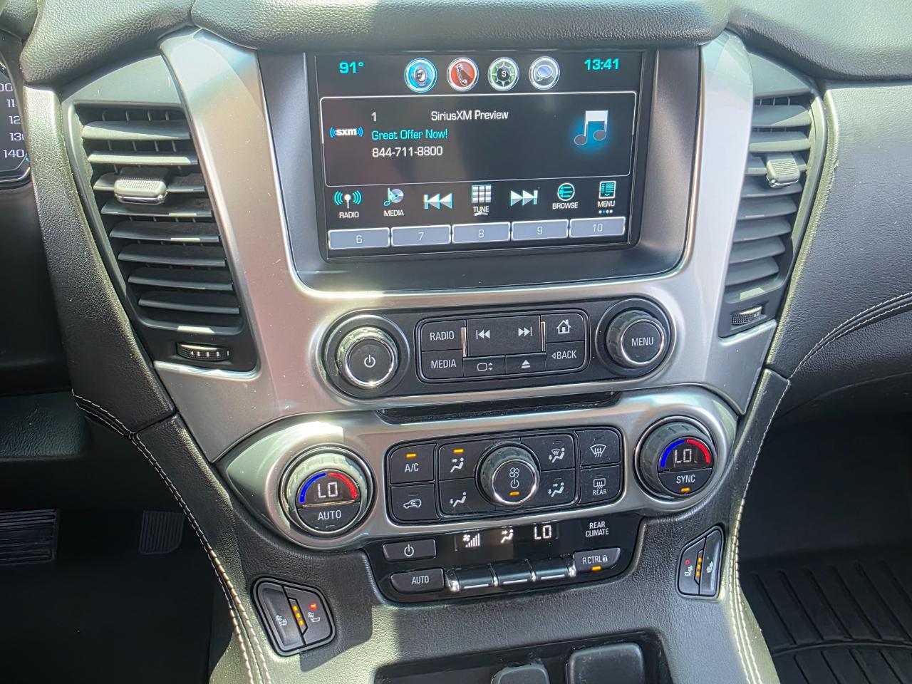 Chevrolet Suburban LT 4WD 2019