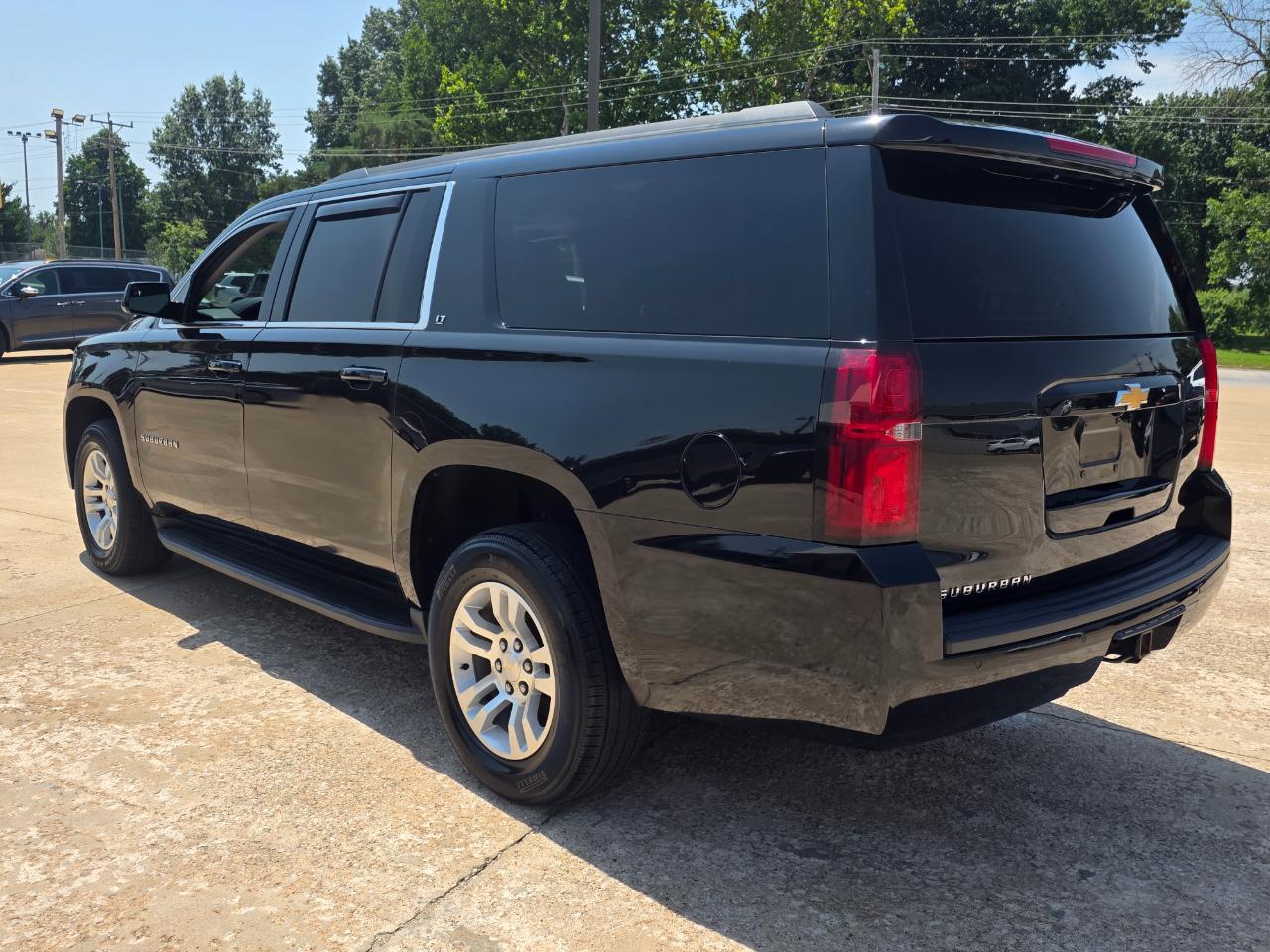 Chevrolet Suburban LT 4WD 2019