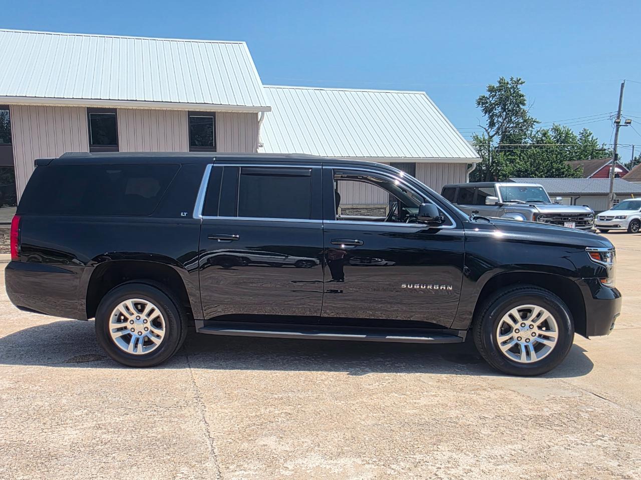 Chevrolet Suburban LT 4WD 2019