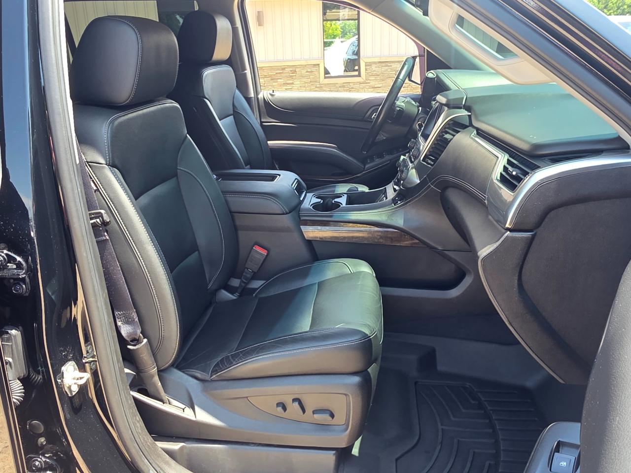 Chevrolet Suburban LT 4WD 2019