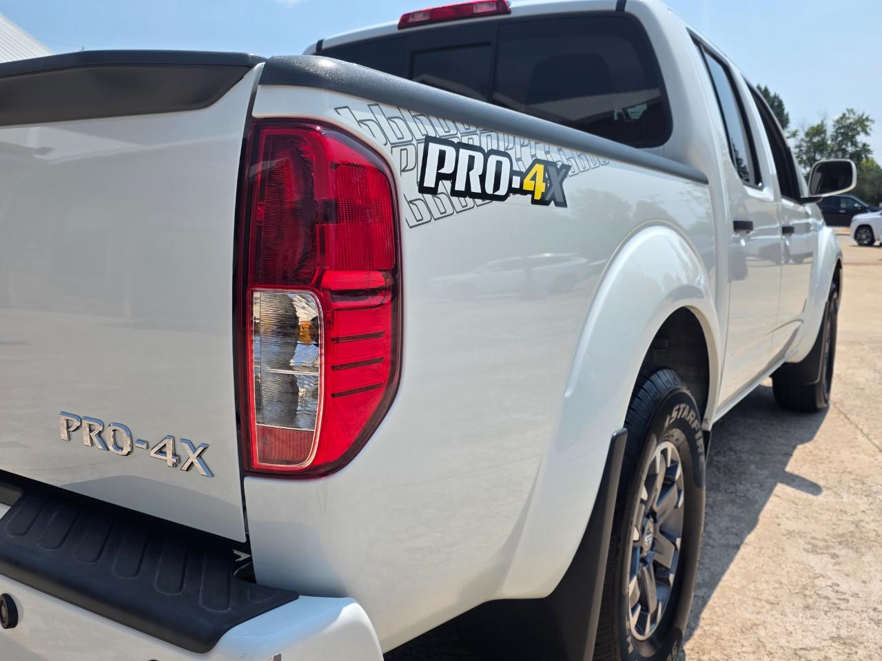 Nissan Frontier PRO-4X Crew Cab 5AT 4WD 2019