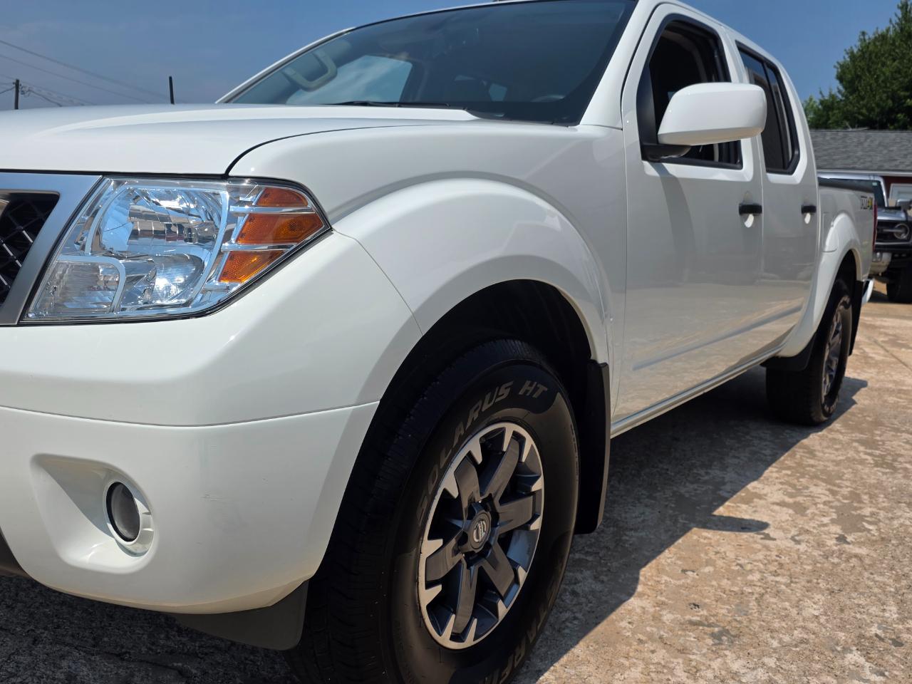 Nissan Frontier PRO-4X Crew Cab 5AT 4WD 2019