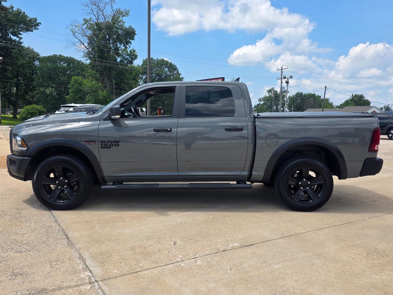 RAM 1500 Classic Tradesman Crew Cab SWB 4WD 2022