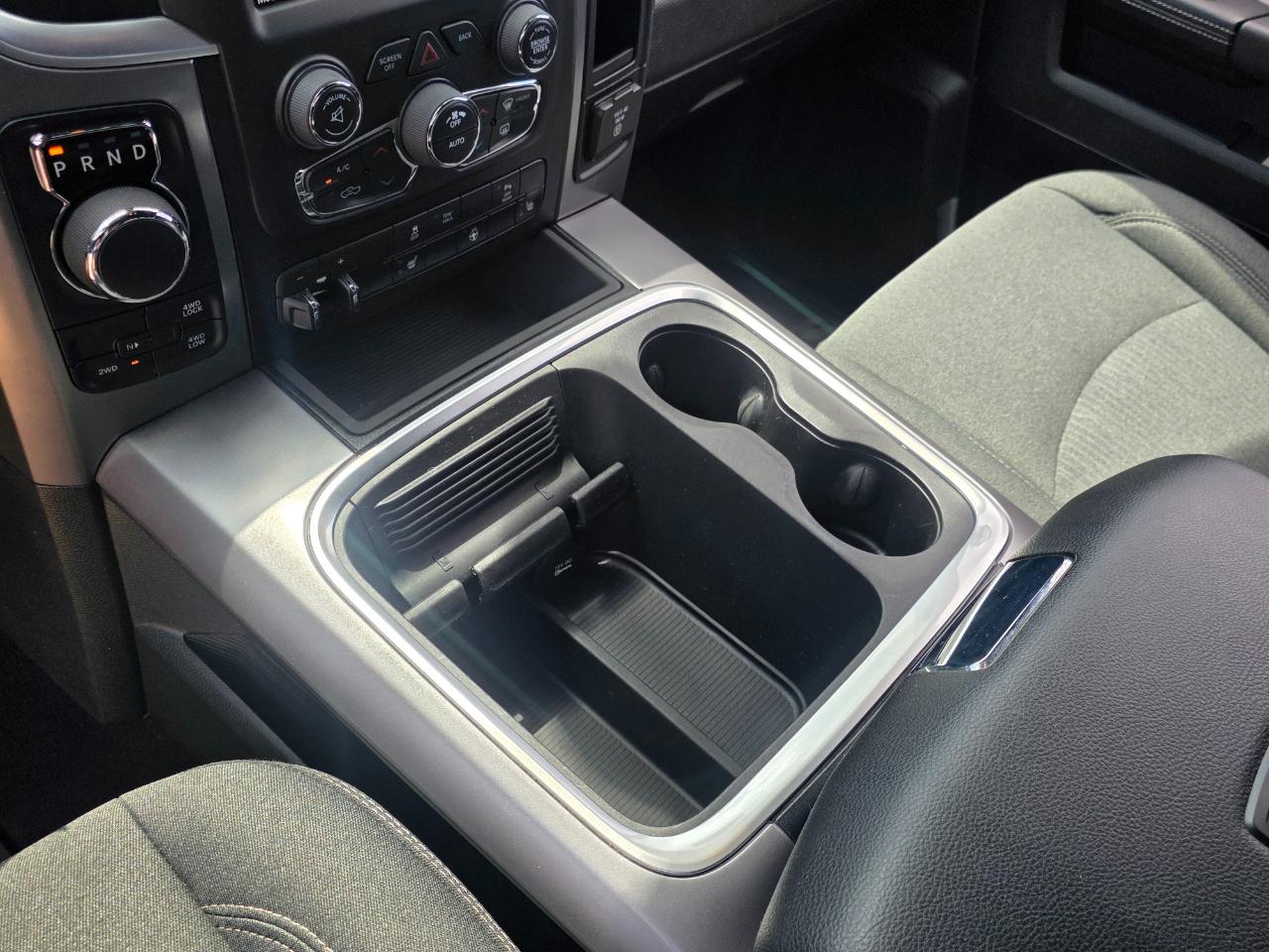 RAM 1500 Classic Tradesman Crew Cab SWB 4WD 2022