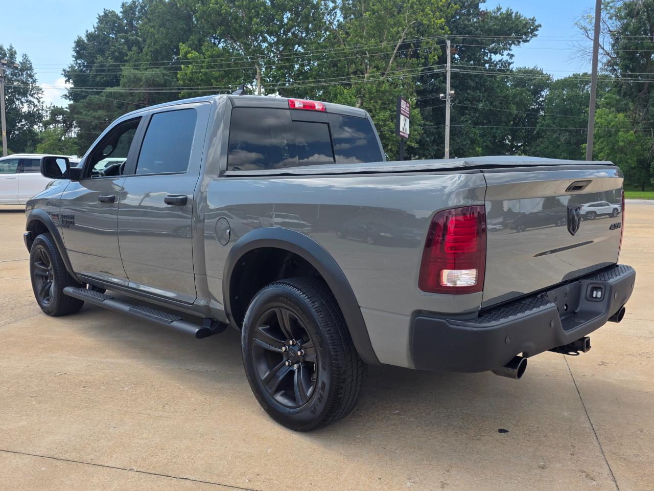 RAM 1500 Classic Tradesman Crew Cab SWB 4WD 2022