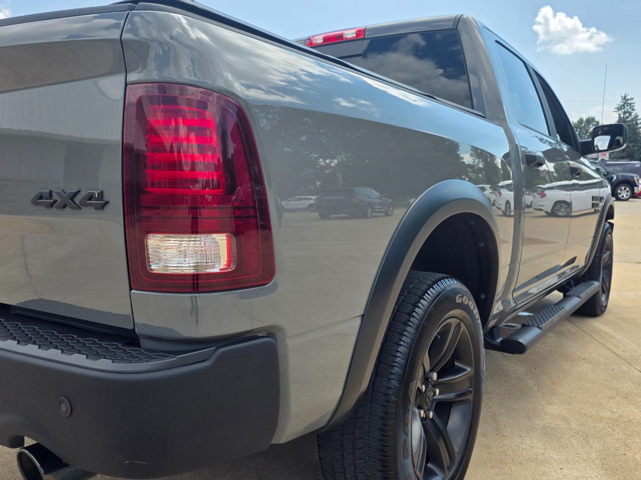 RAM 1500 Classic Tradesman Crew Cab SWB 4WD 2022