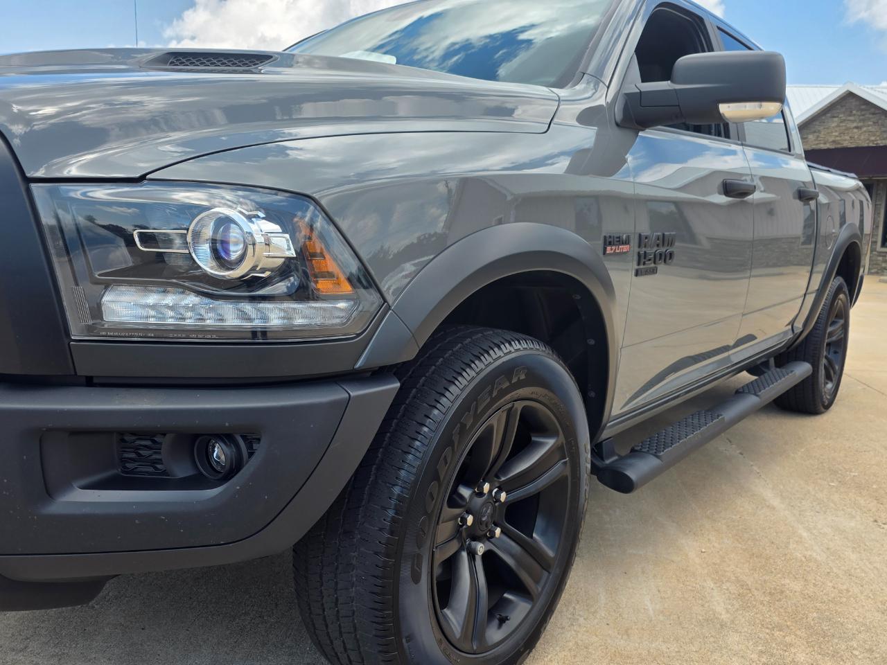 RAM 1500 Classic Tradesman Crew Cab SWB 4WD 2022