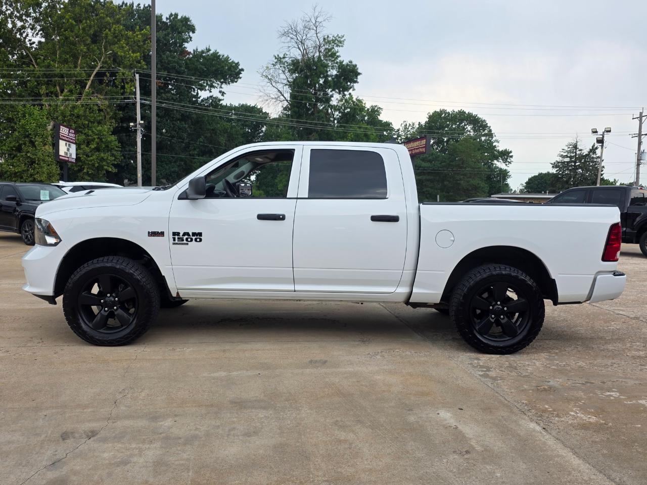 RAM 1500 Classic Tradesman Crew Cab SWB 4WD 2019