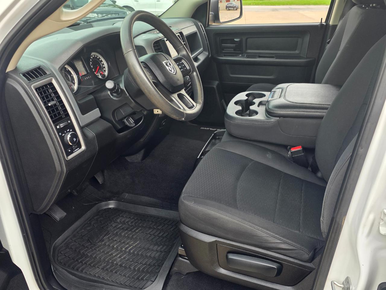 RAM 1500 Classic Tradesman Crew Cab SWB 4WD 2019