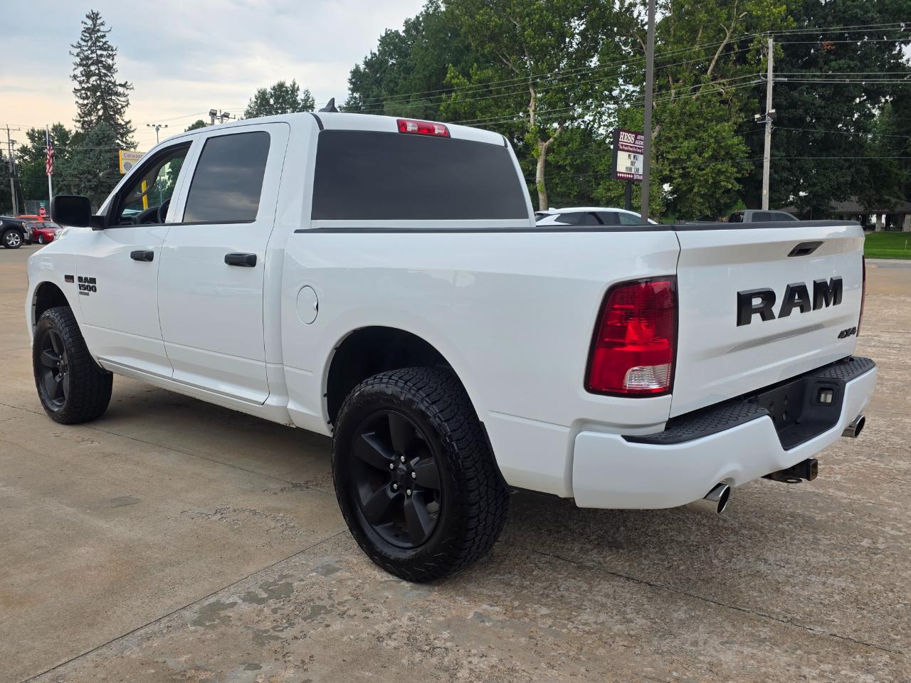 RAM 1500 Classic Tradesman Crew Cab SWB 4WD 2019