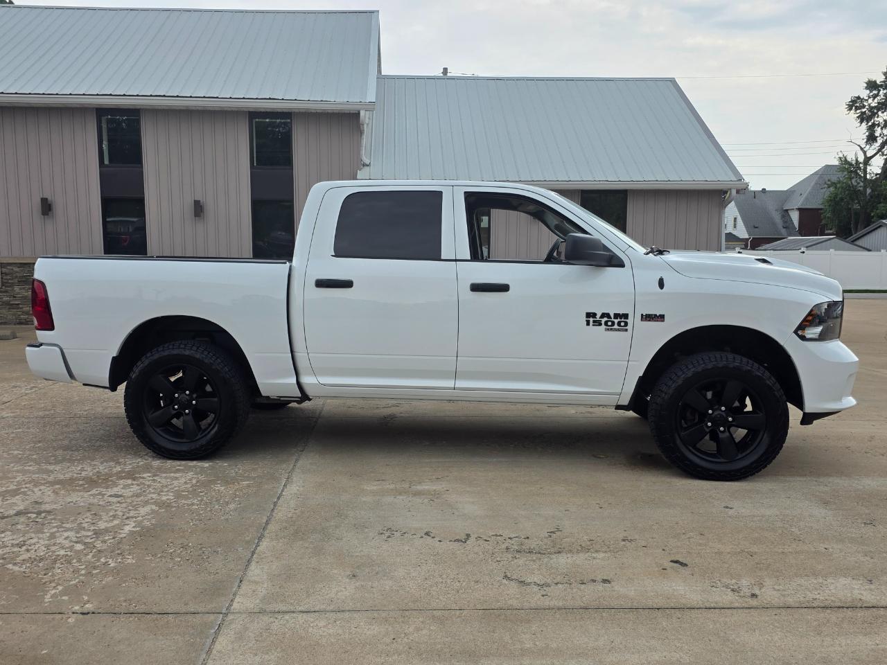RAM 1500 Classic Tradesman Crew Cab SWB 4WD 2019