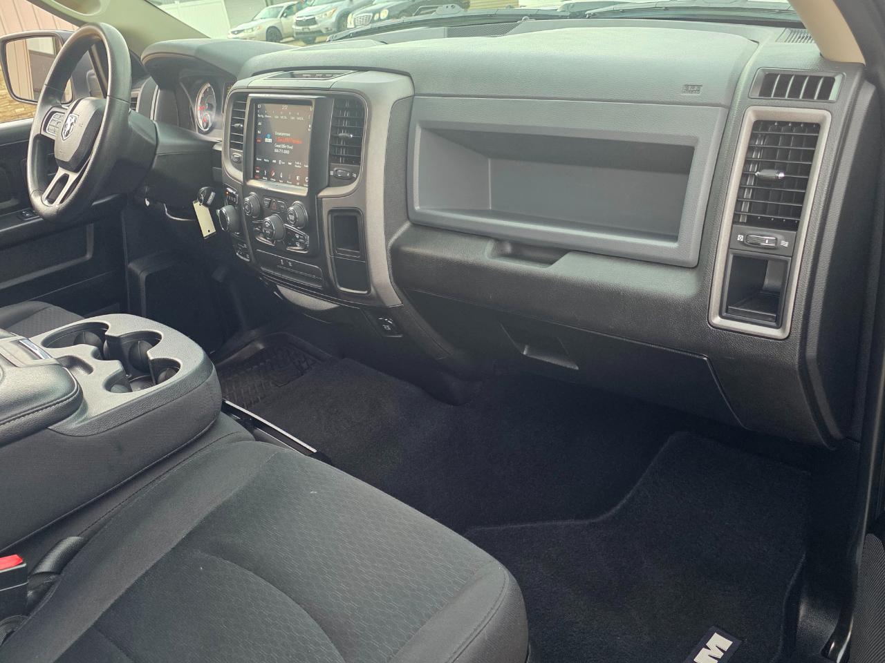 RAM 1500 Classic Tradesman Crew Cab SWB 4WD 2019