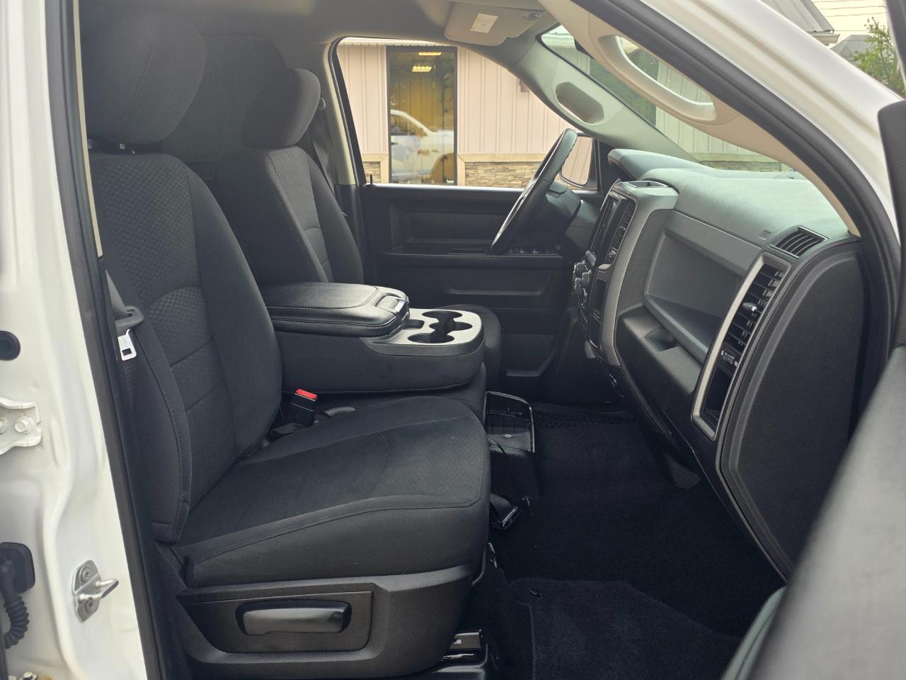 RAM 1500 Classic Tradesman Crew Cab SWB 4WD 2019