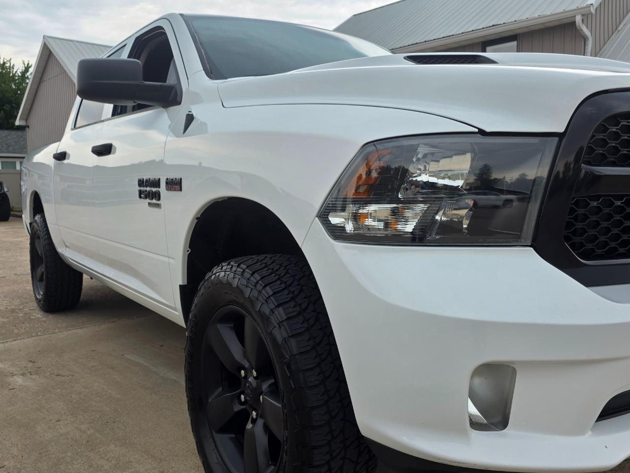 RAM 1500 Classic Tradesman Crew Cab SWB 4WD 2019