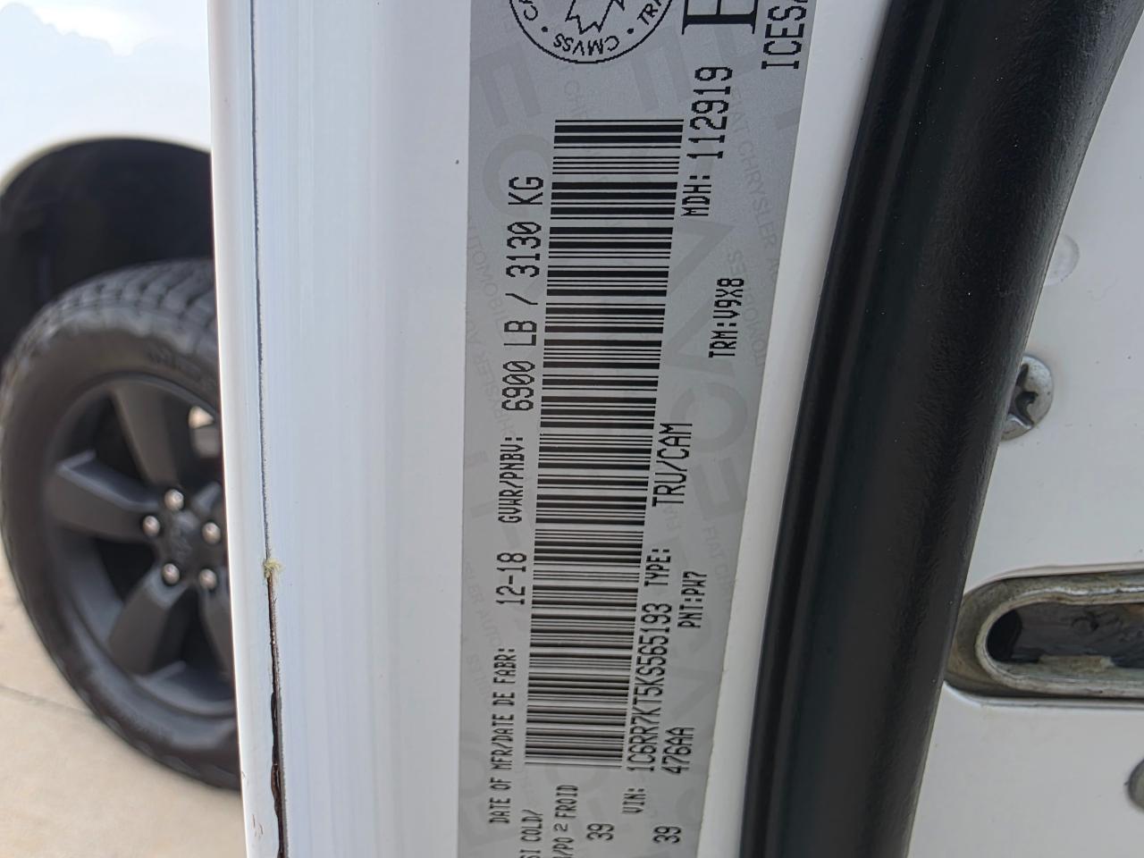 RAM 1500 Classic Tradesman Crew Cab SWB 4WD 2019