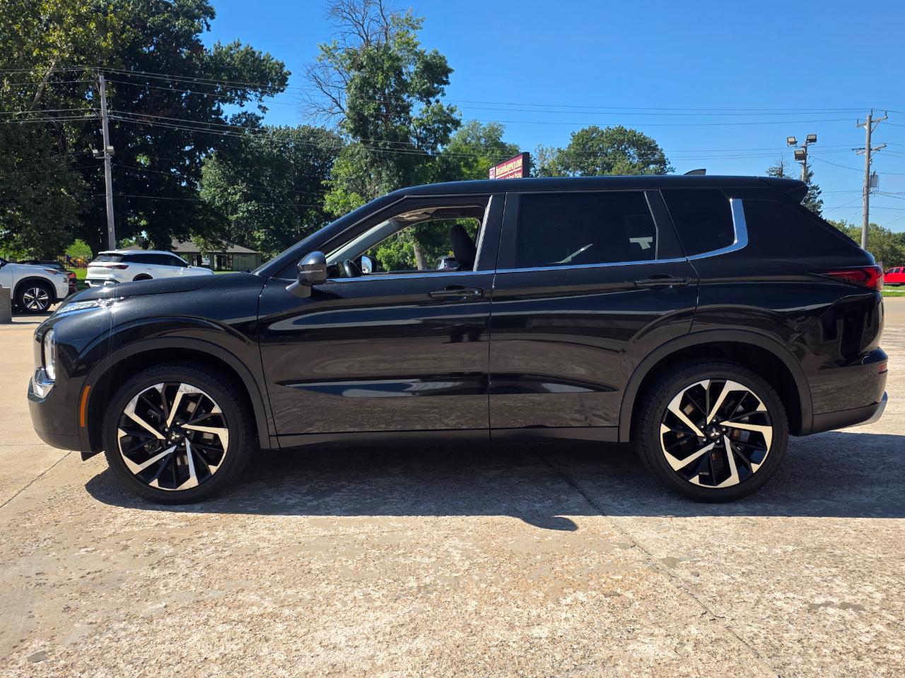 Mitsubishi Outlander SE 2024