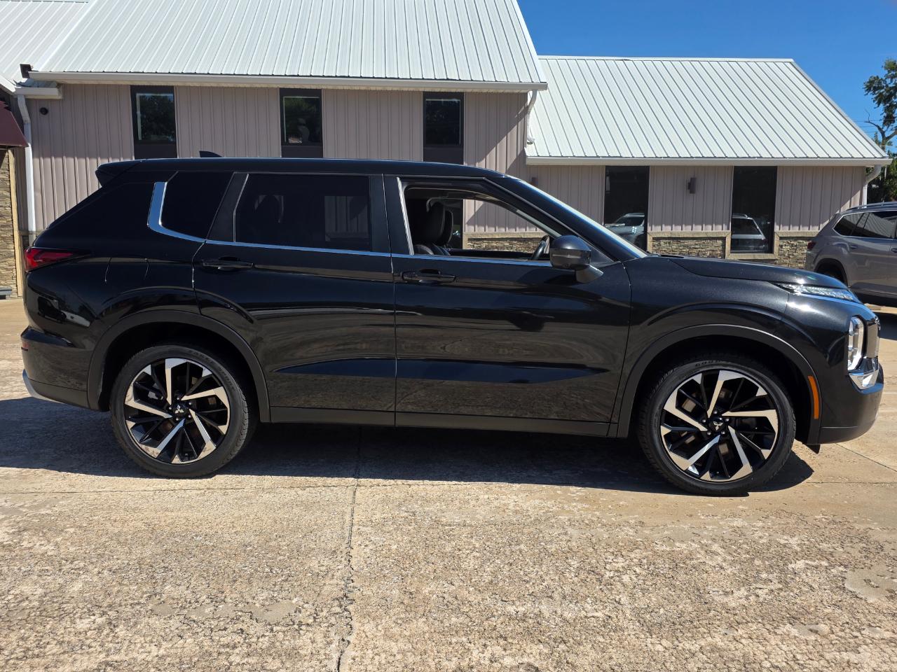 Mitsubishi Outlander SE 2024