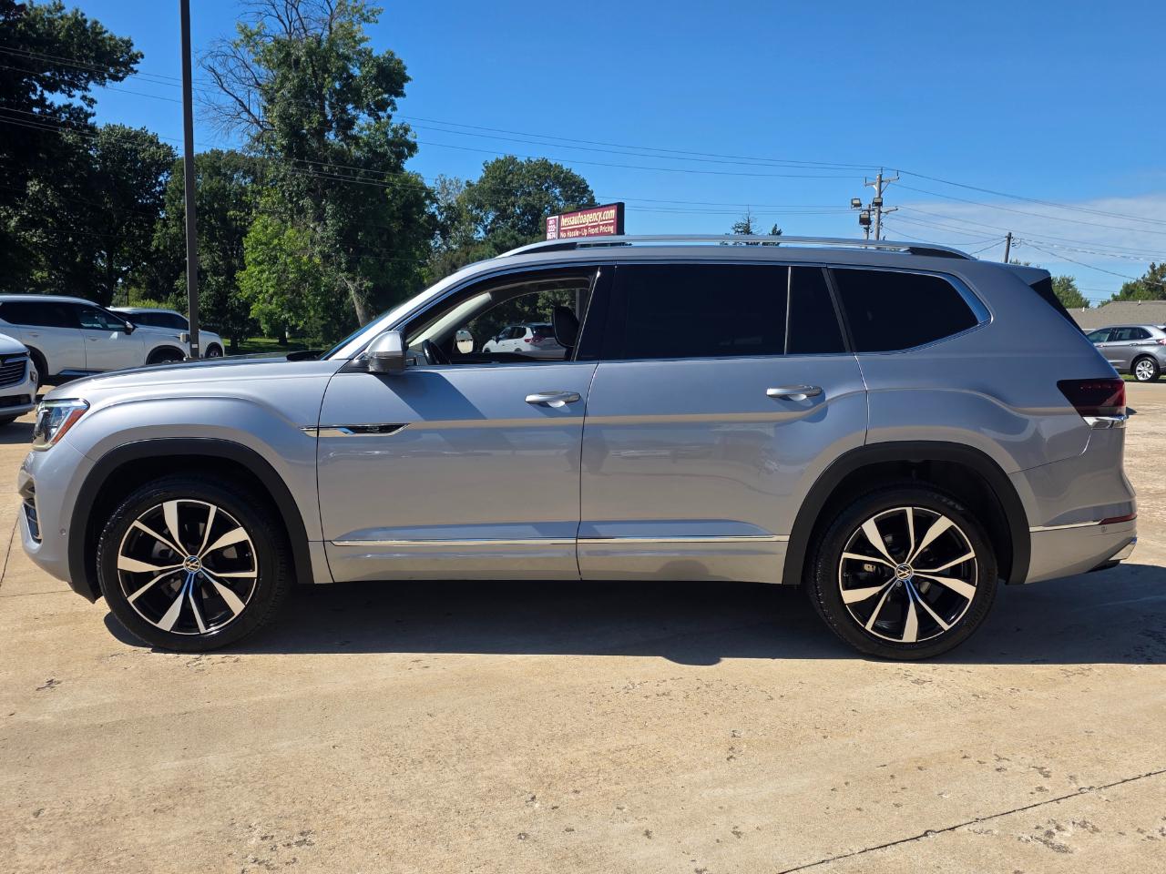 Volkswagen Atlas SEL Premium R-Line 4MOTION 2024