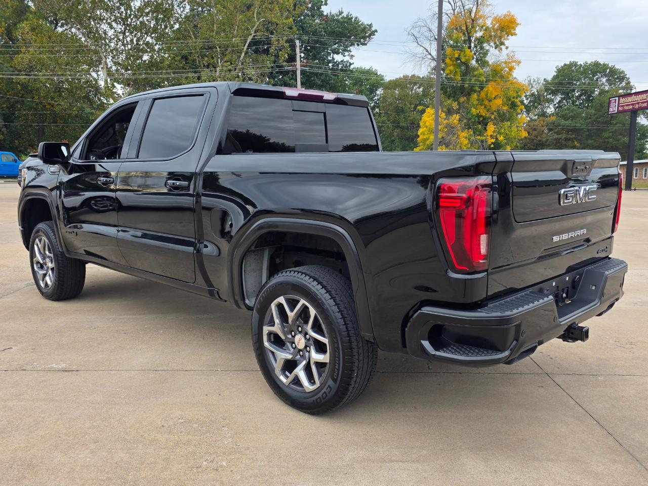 GMC Sierra 1500 Limited AT4 Crew Cab Short Box 4WD 2022