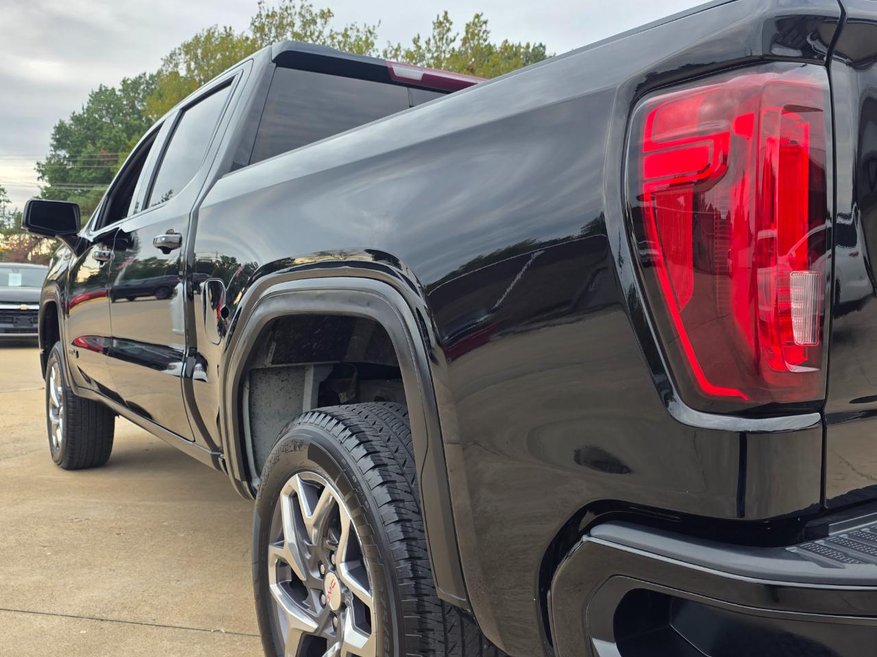 GMC Sierra 1500 Limited AT4 Crew Cab Short Box 4WD 2022