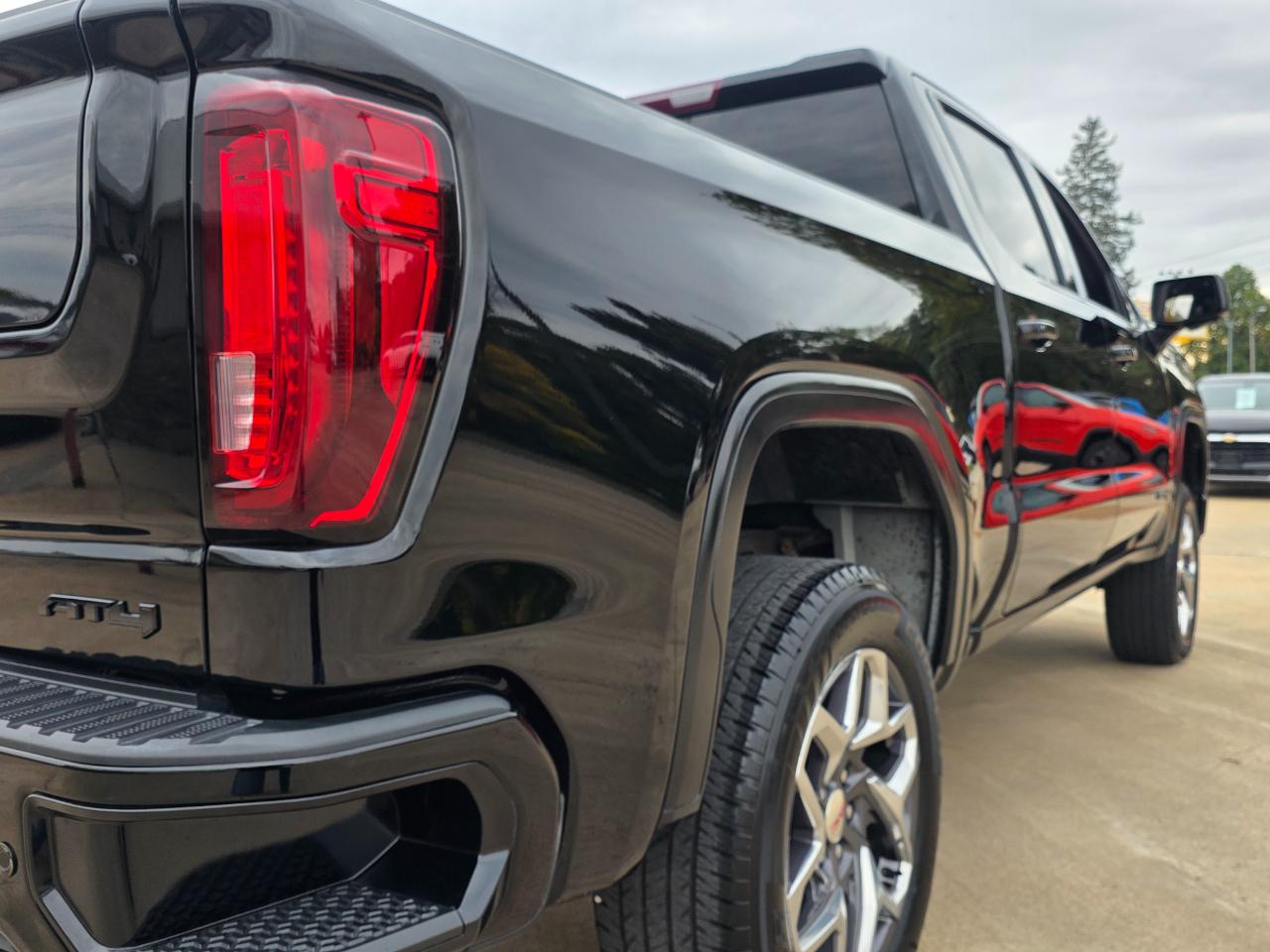 GMC Sierra 1500 Limited AT4 Crew Cab Short Box 4WD 2022