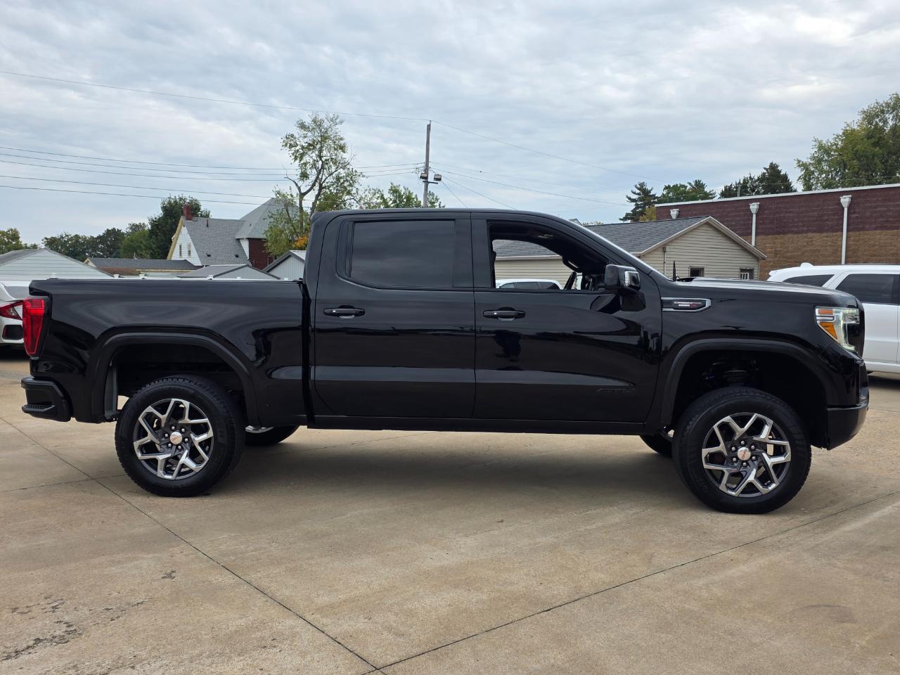 GMC Sierra 1500 Limited AT4 Crew Cab Short Box 4WD 2022
