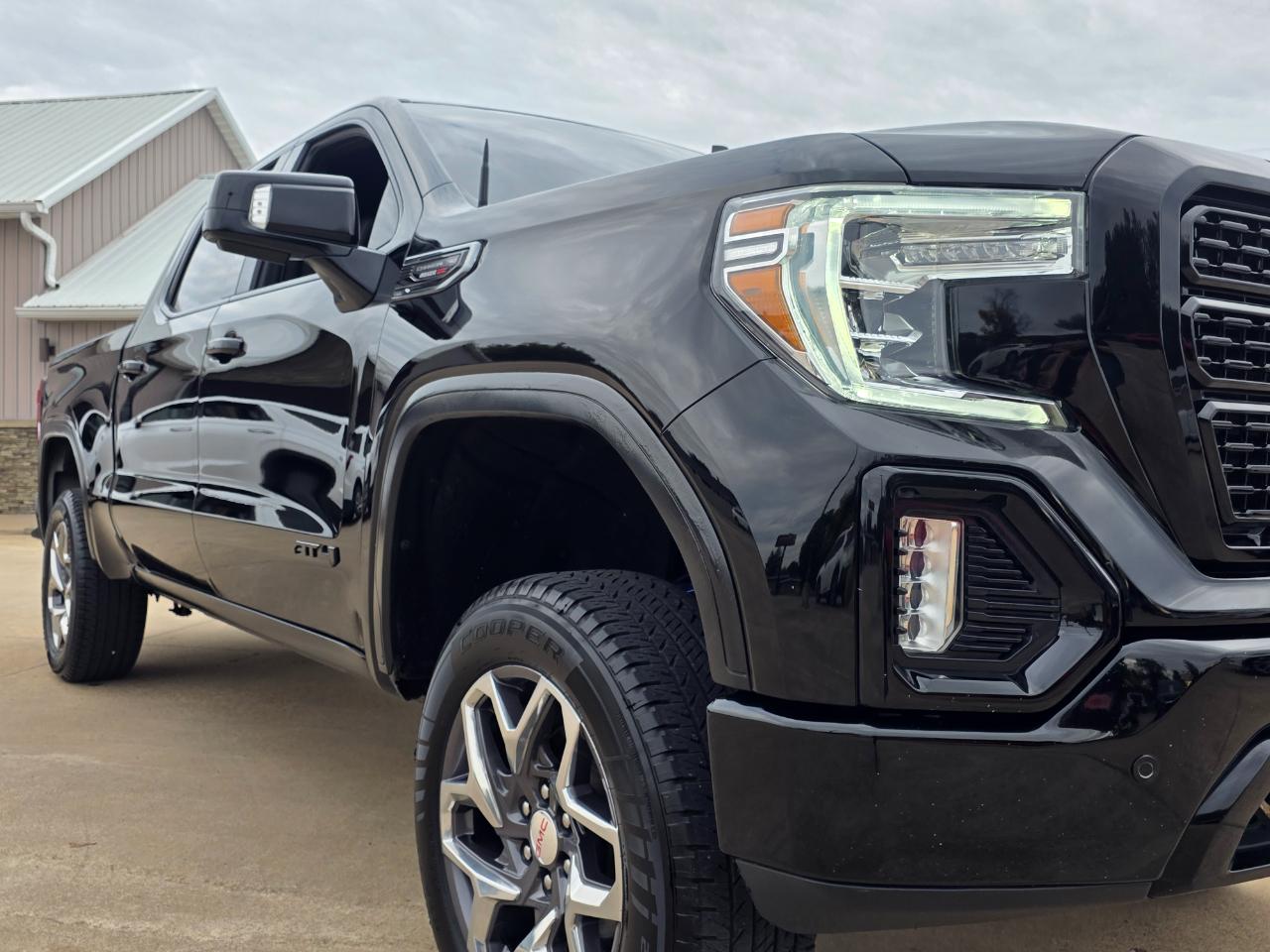 GMC Sierra 1500 Limited AT4 Crew Cab Short Box 4WD 2022