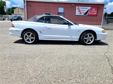 1995 Ford Mustang V6 Standard Convertible