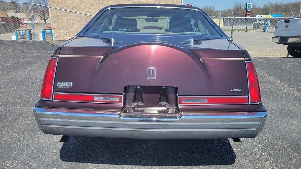 Lincoln Mark VII Bill Blass 1988