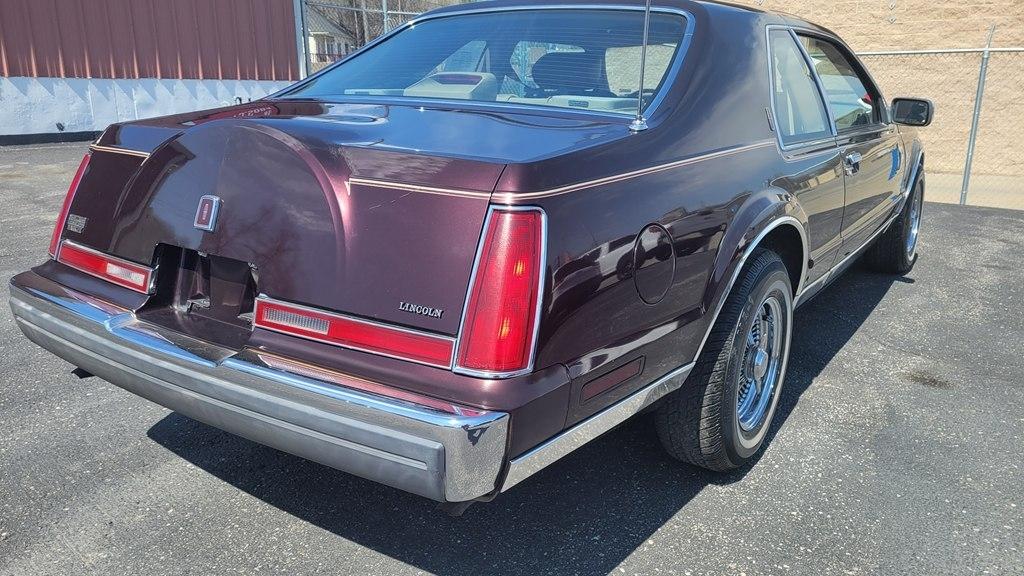 Lincoln Mark VII Bill Blass 1988