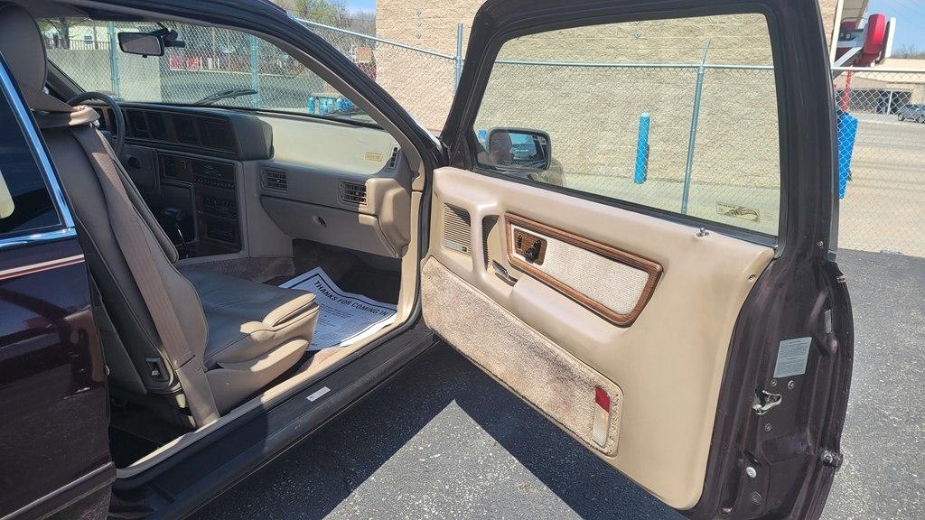 Lincoln Mark VII Bill Blass 1988