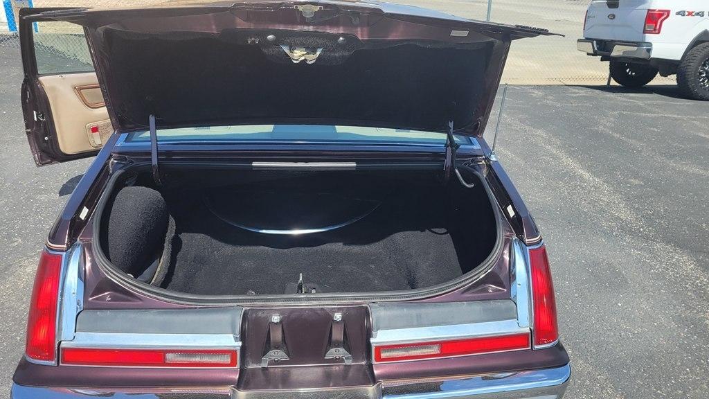 Lincoln Mark VII Bill Blass 1988