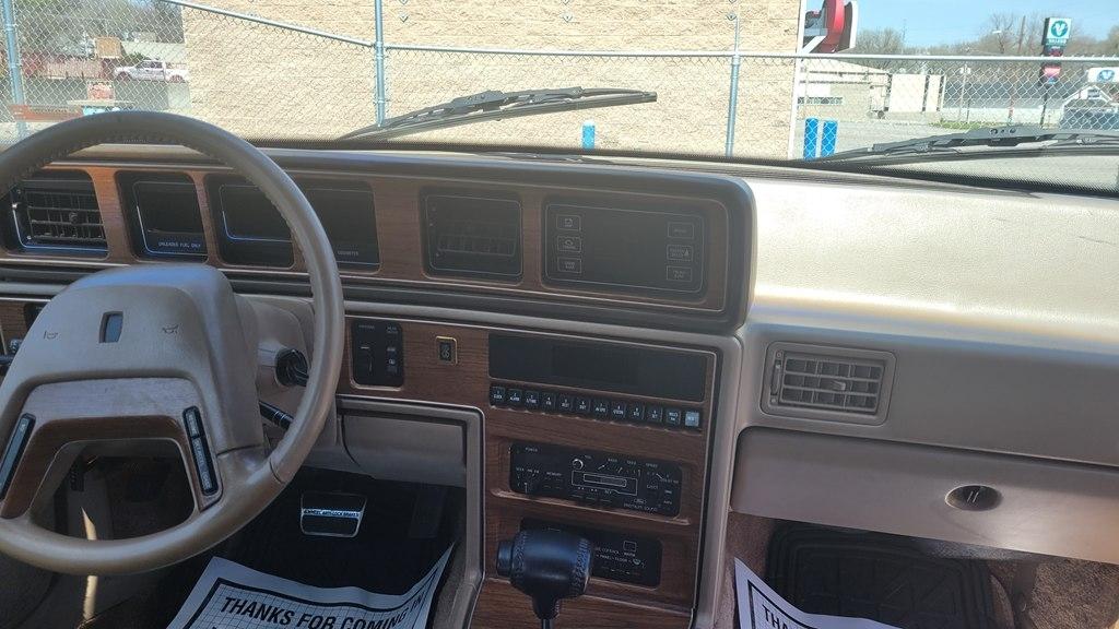 Lincoln Mark VII Bill Blass 1988