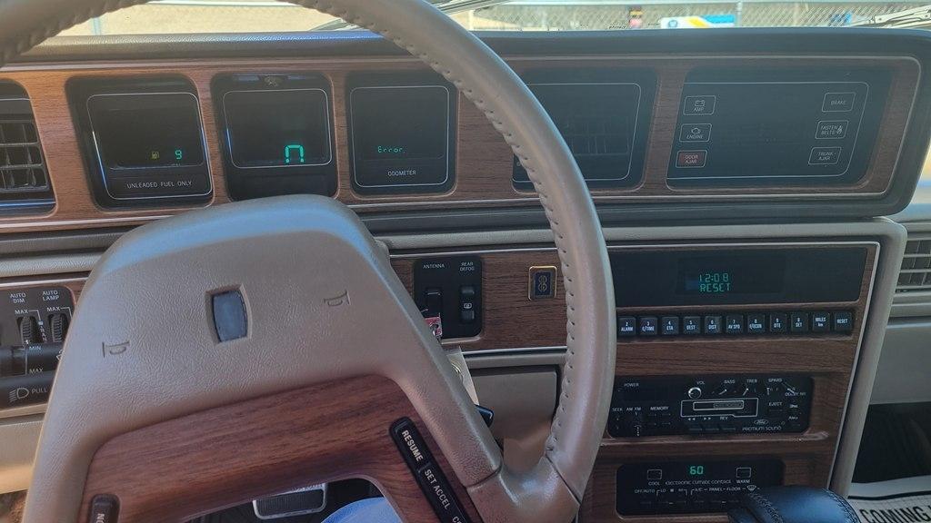 Lincoln Mark VII Bill Blass 1988