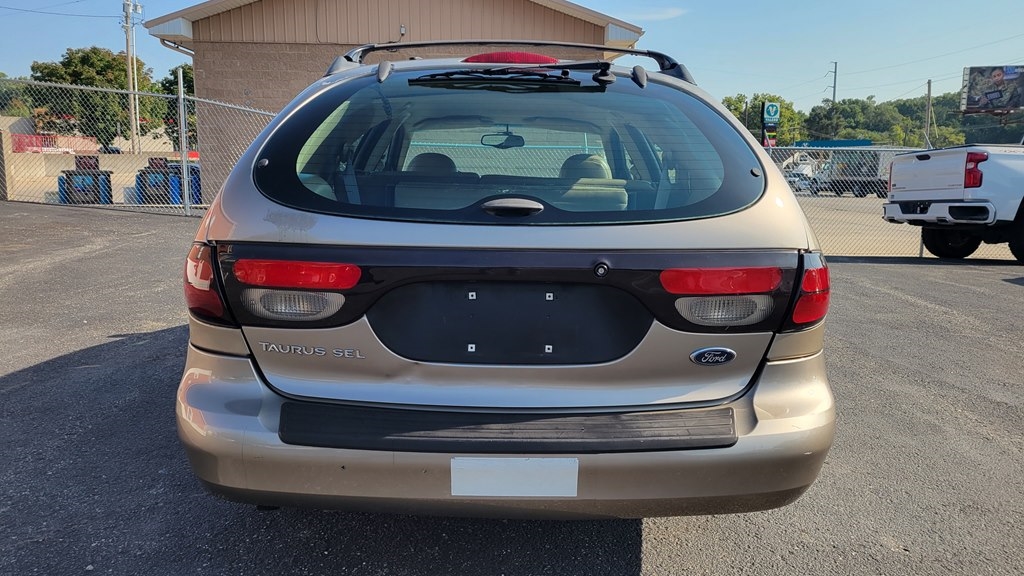 Ford Taurus Wagon SEL Deluxe 2003 Ford Taurus Wagon SEL Deluxe 2003