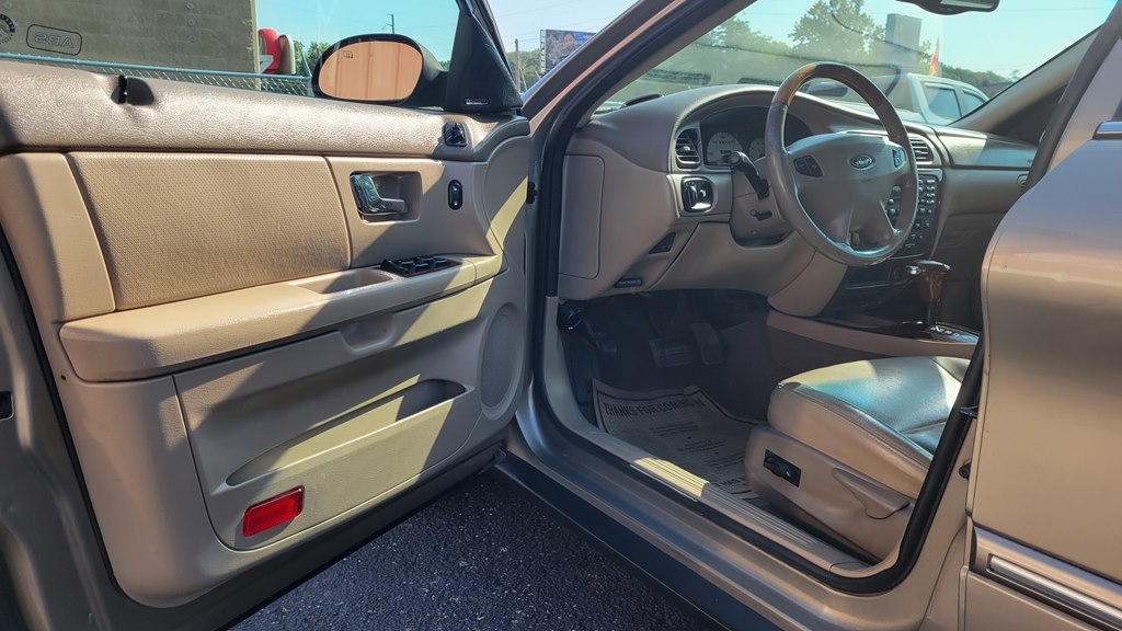 Ford Taurus Wagon SEL Deluxe 2003 Ford Taurus Wagon SEL Deluxe 2003