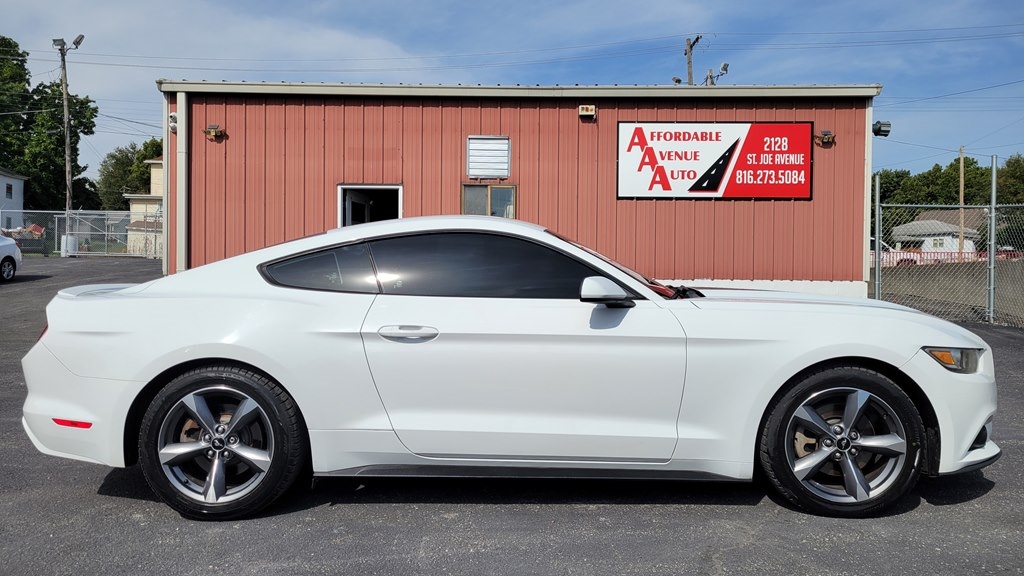 2015 Ford Mustang V6 Coupe