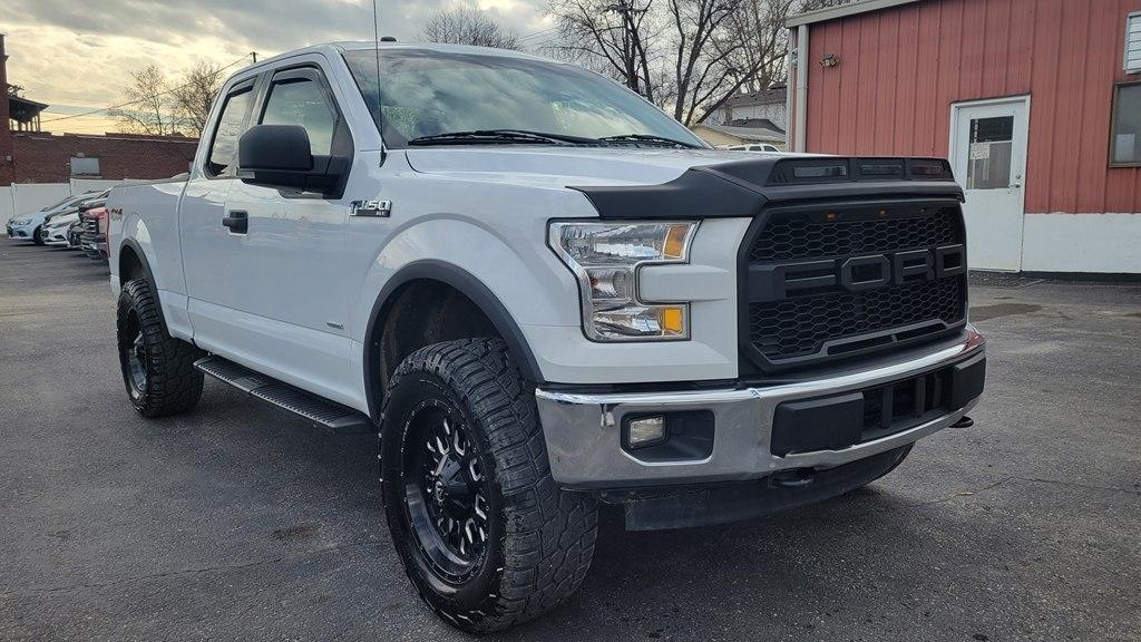 Ford F-150 XLT SuperCrew Short Bed 4WD 2017
